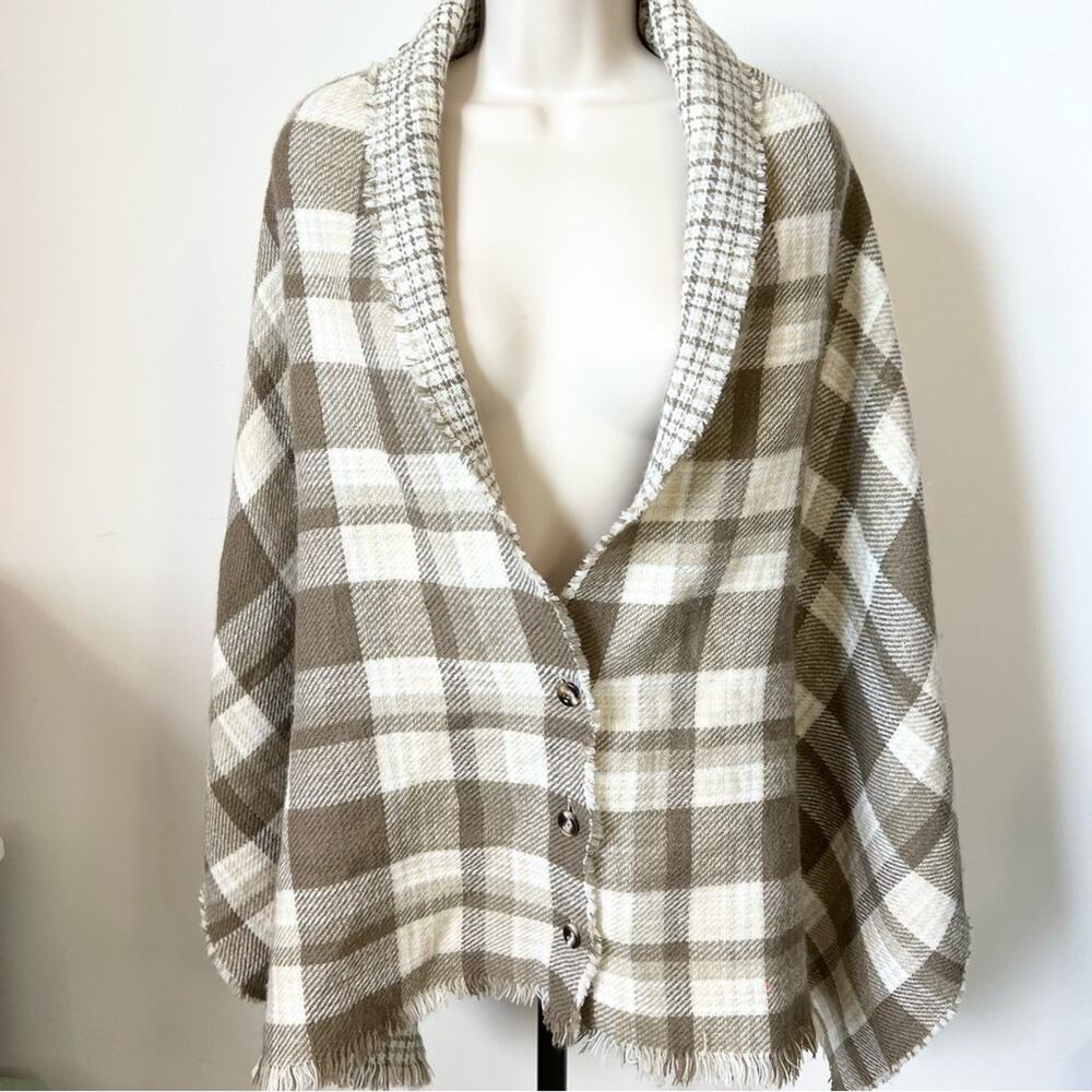 Reversible‎ Shawl Sweater Plaid Beige/Tan